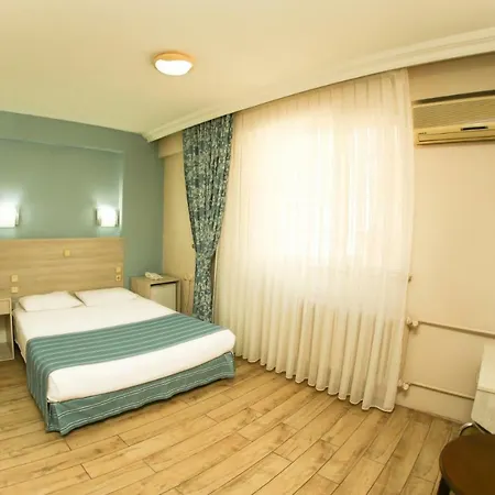 Hotel Ilion 3*